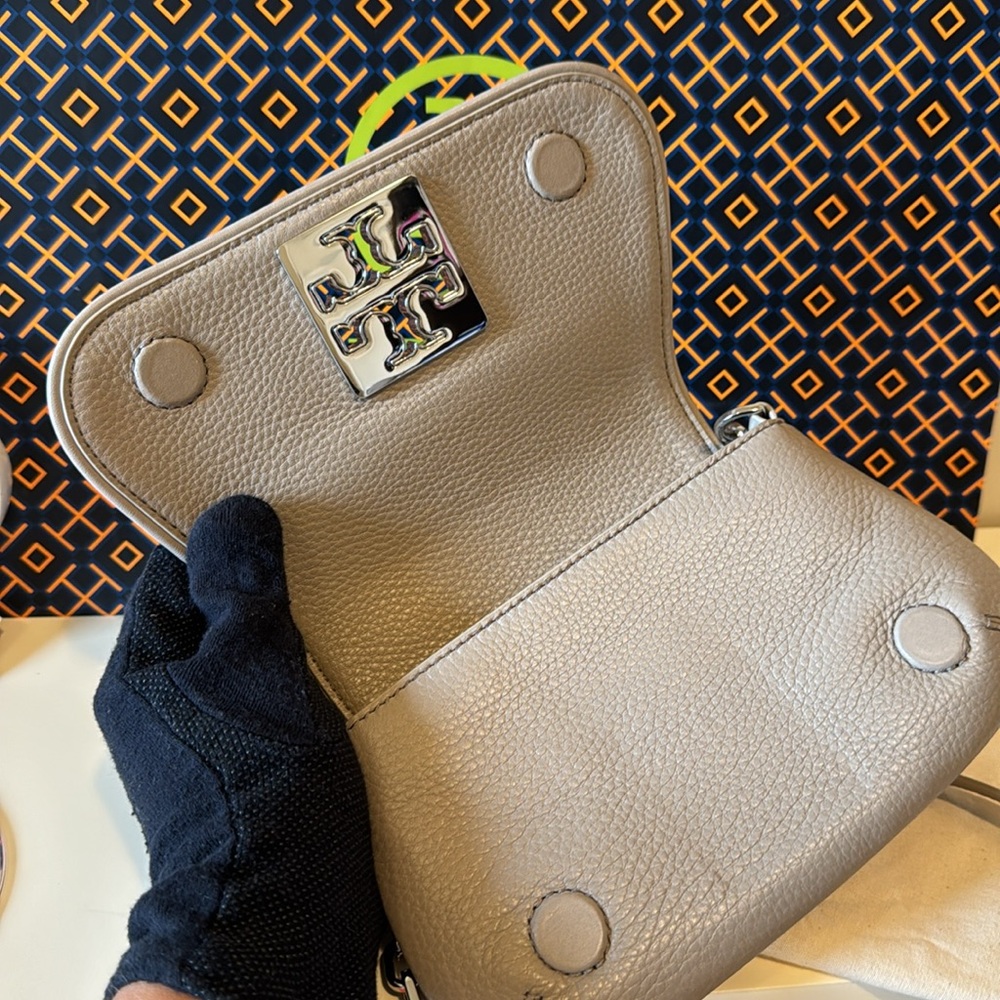 Tory Burch✨ Mini Bag - Picture 3 of 9